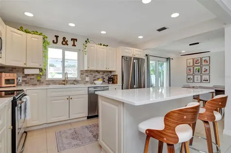 6468 17th Terrace N St Petersburg FL 33710