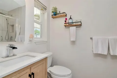 6468 17th Terrace N St Petersburg FL 33710