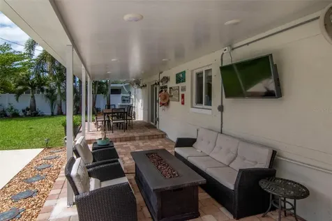 6468 17th Terrace N St Petersburg FL 33710