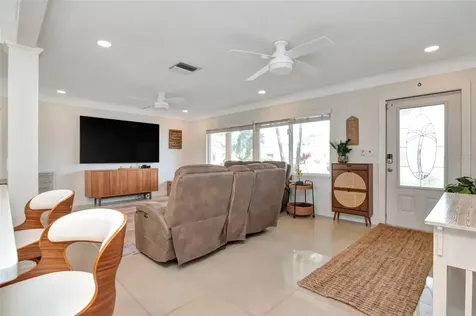 6468 17th Terrace N St Petersburg FL 33710