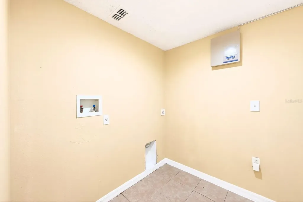 274 Curtis Avenue Groveland FL 34736
