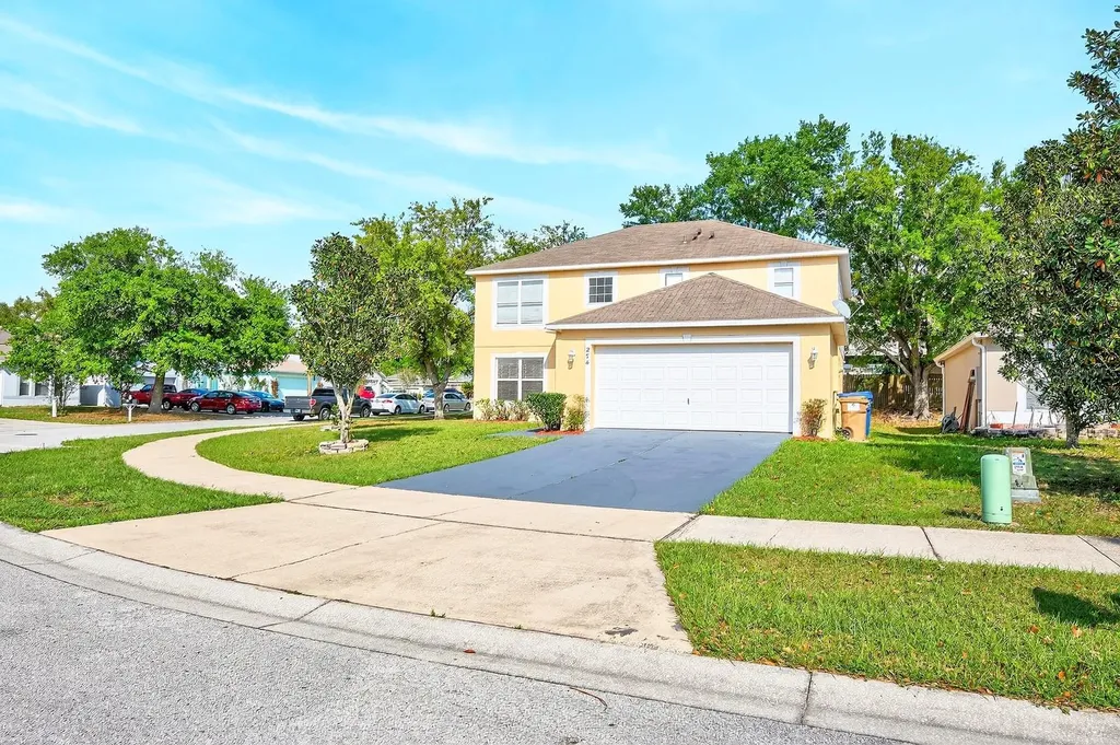 274 Curtis Avenue Groveland FL 34736