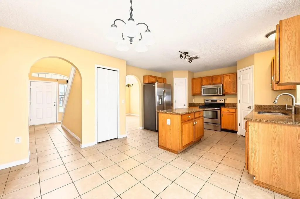 274 Curtis Avenue Groveland FL 34736