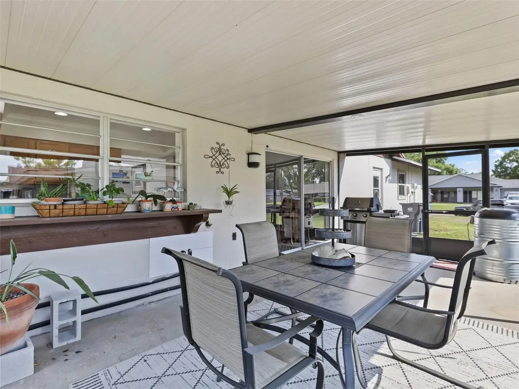 322 Hollowtree Drive Seffner FL 33584