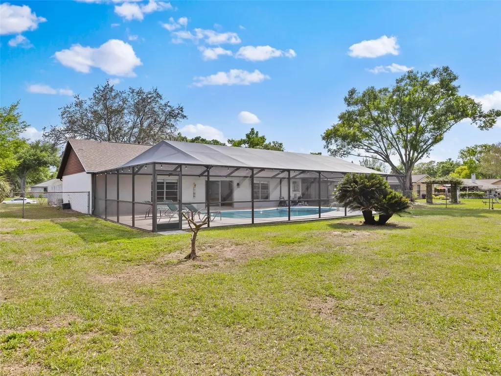 322 Hollowtree Drive Seffner FL 33584