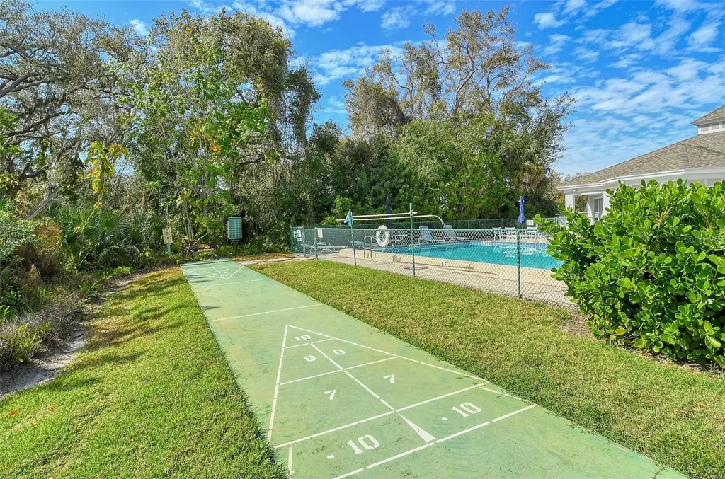 6467 Carrington Circle Sarasota FL 34238