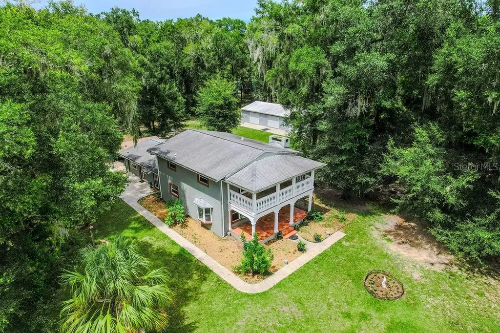 13003 S Betty Point Floral City FL 34436