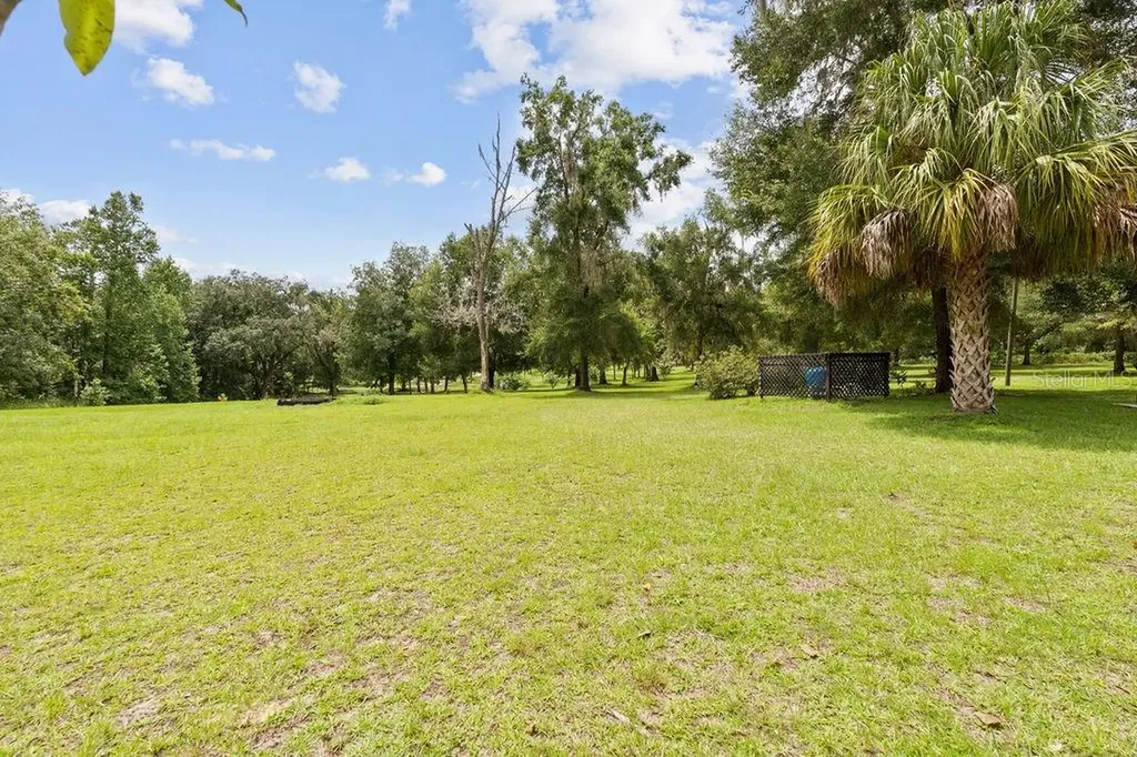 13003 S Betty Point Floral City FL 34436