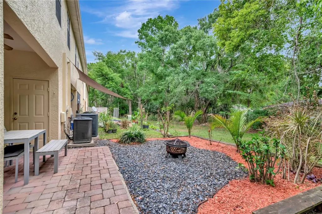 1992 Fiesta Ridge Court Tampa FL 33604