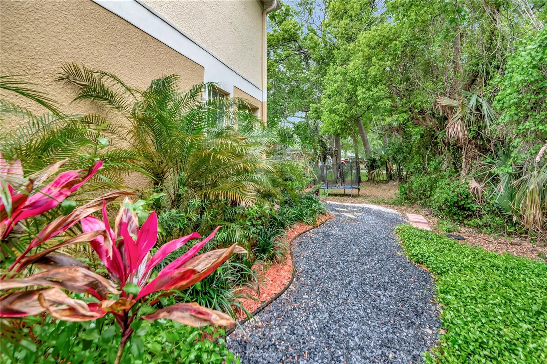 1992 Fiesta Ridge Court Tampa FL 33604