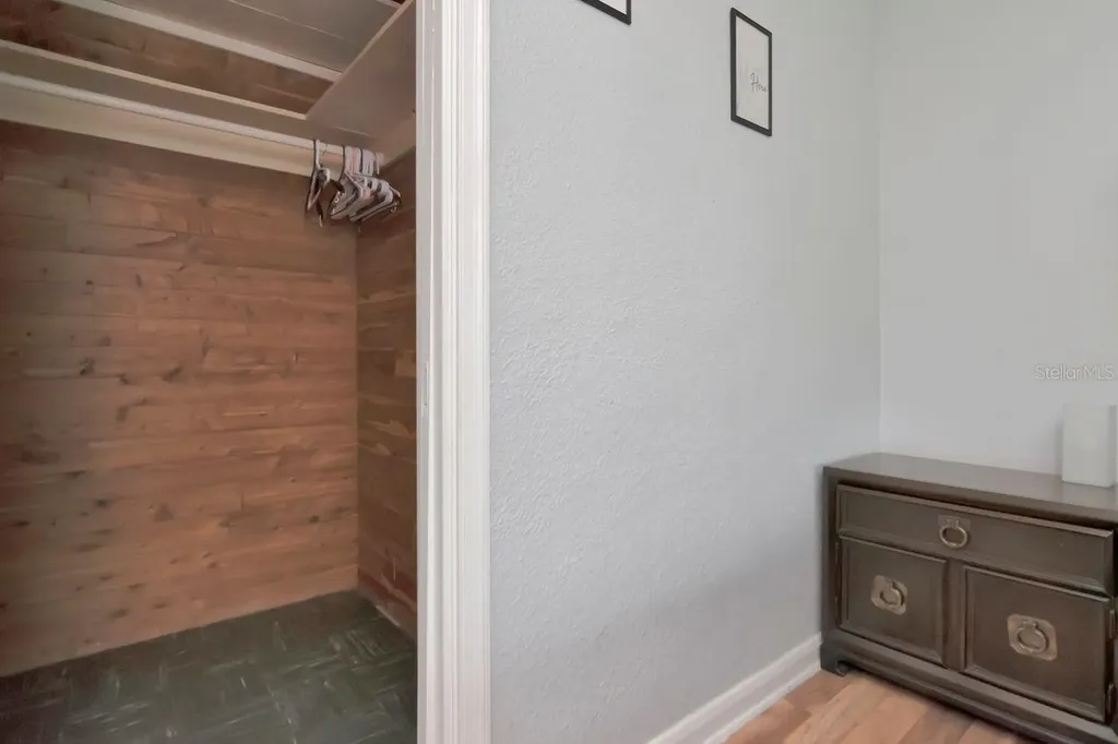 305 Baker Avenue Clearwater FL 33755