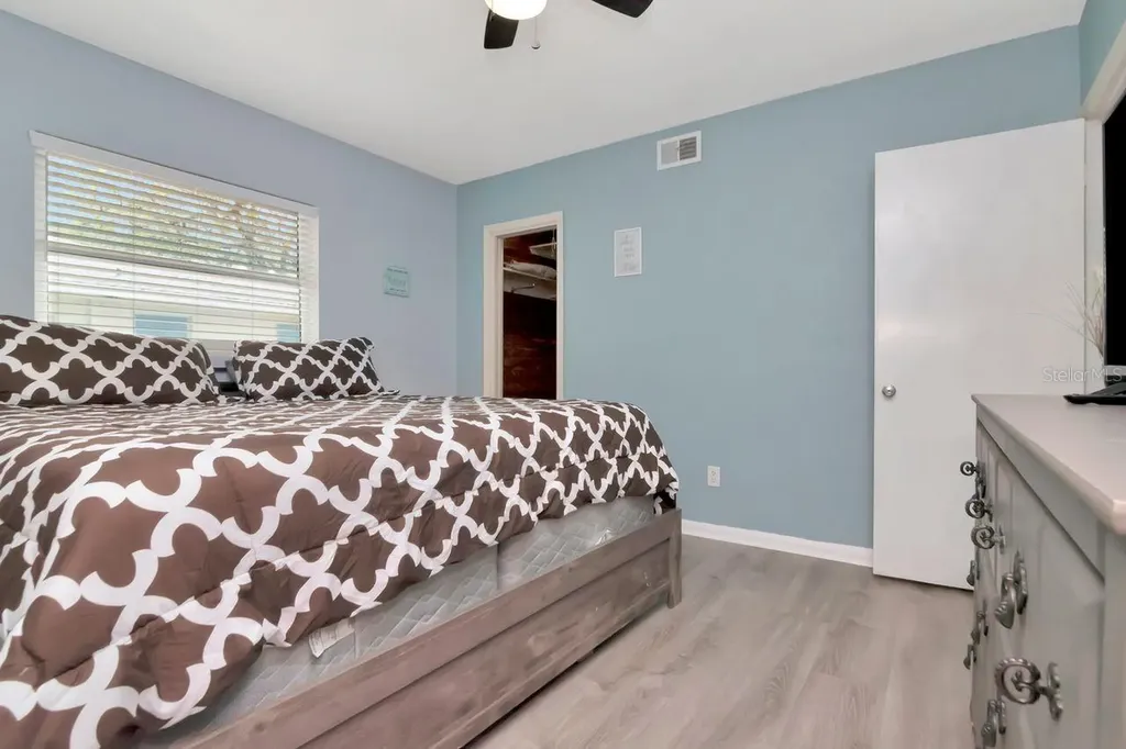 305 Baker Avenue Clearwater FL 33755