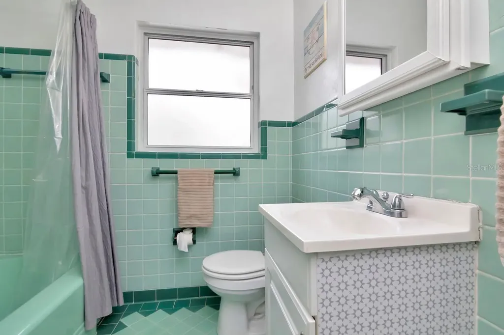 305 Baker Avenue Clearwater FL 33755