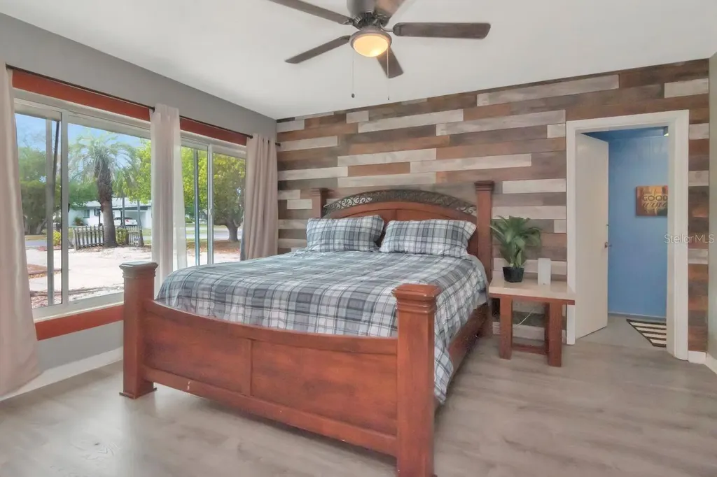 305 Baker Avenue Clearwater FL 33755