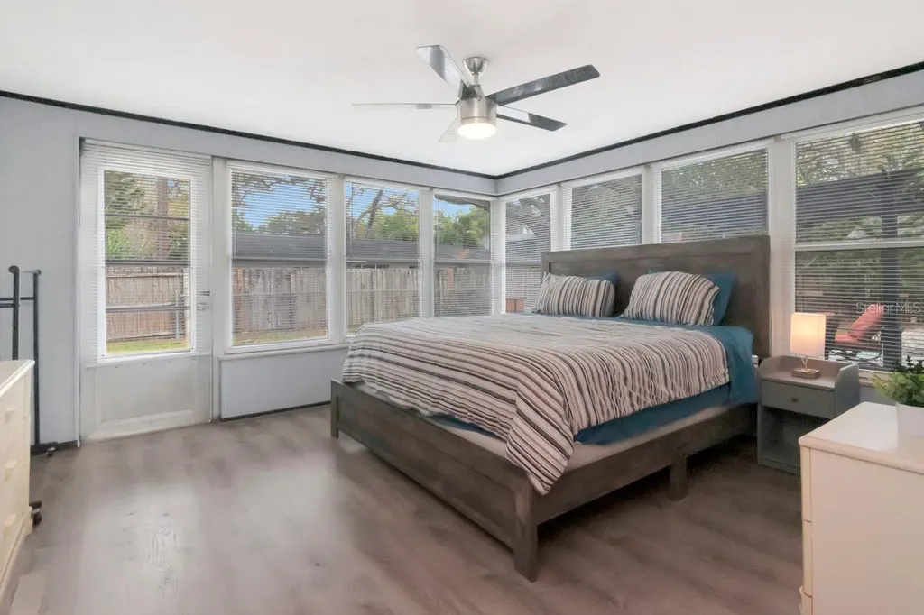 305 Baker Avenue Clearwater FL 33755