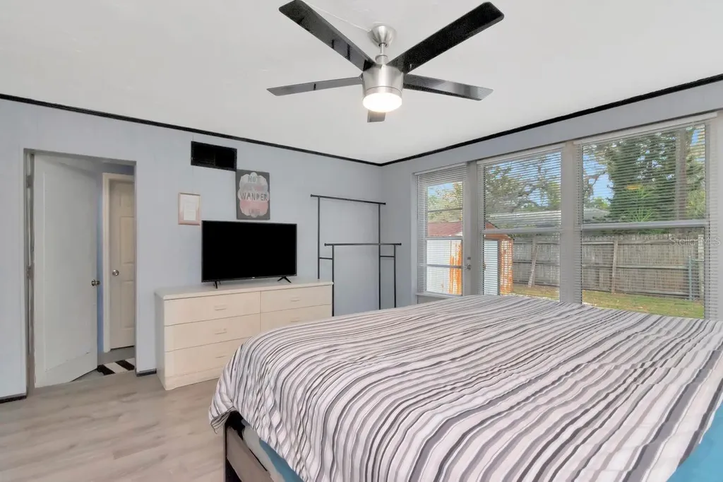 305 Baker Avenue Clearwater FL 33755
