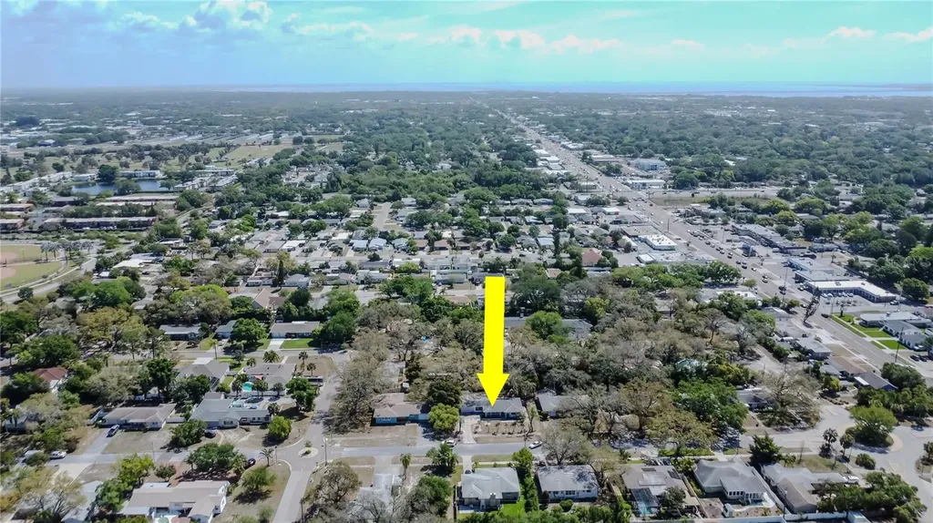 305 Baker Avenue Clearwater FL 33755
