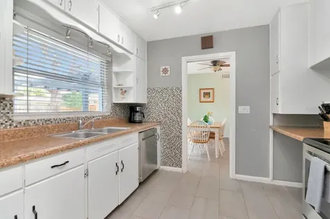 305 Baker Avenue Clearwater FL 33755