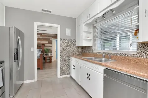 305 Baker Avenue Clearwater FL 33755