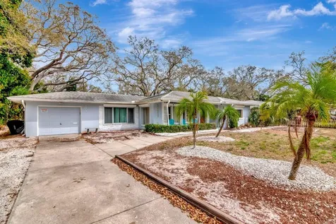 305 Baker Avenue Clearwater FL 33755