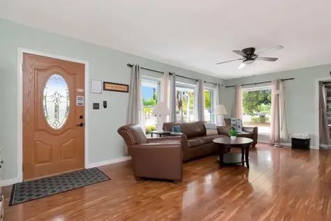 305 Baker Avenue Clearwater FL 33755