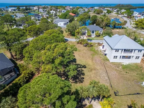 Harbour Watch Drive Tarpon Springs FL 34689