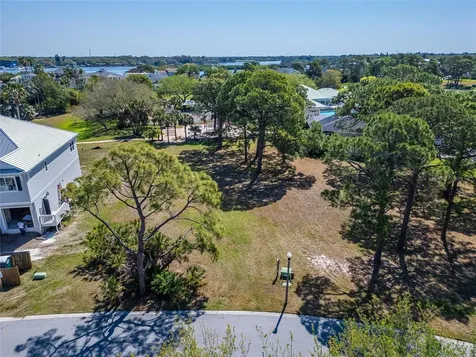 Harbour Watch Drive Tarpon Springs FL 34689