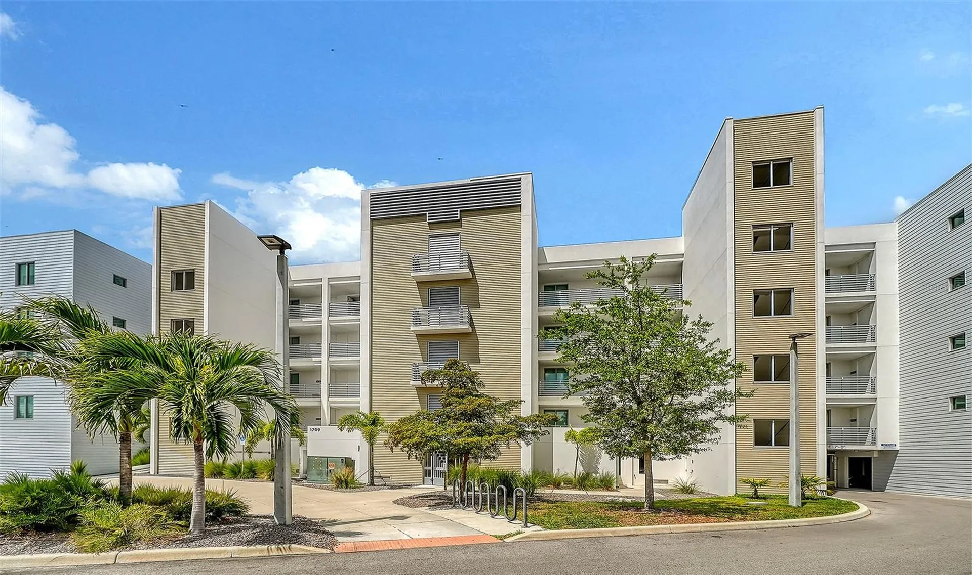 1709 N Tamiami Trail Sarasota FL 34234