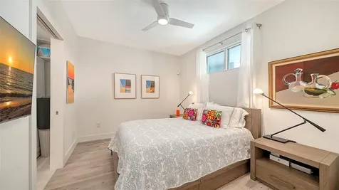 1709 N Tamiami Trail Sarasota FL 34234