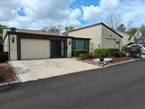 12213 Saddle Strap Row Hudson FL 34667