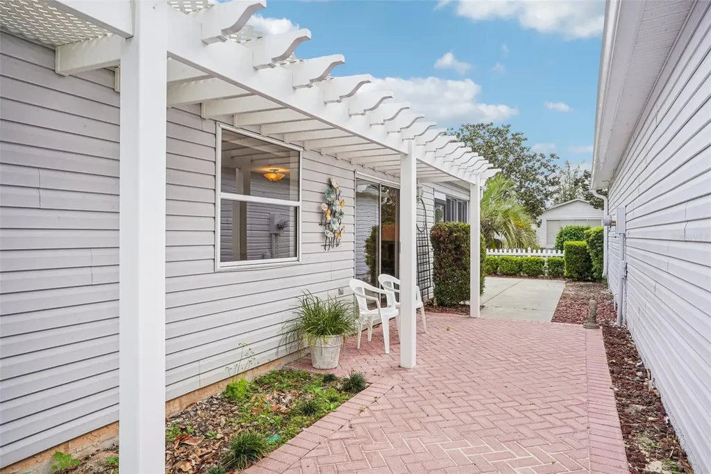 456 Hildalgo Drive The Villages FL 32159