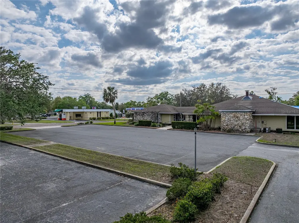 13924 7th Street Dade City FL 33525
