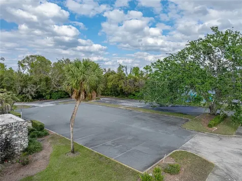 13924 7th Street Dade City FL 33525