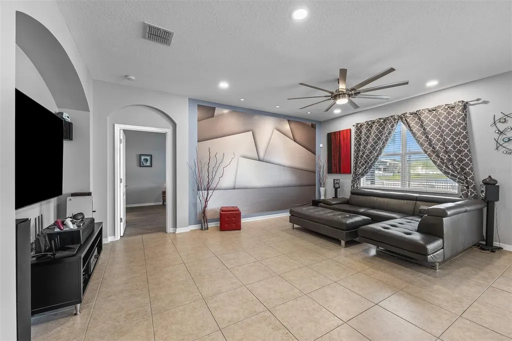 613 Cortona Drive Orlando FL 32828