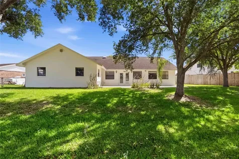 2106 Peach Tree Boulevard St Cloud FL 34769