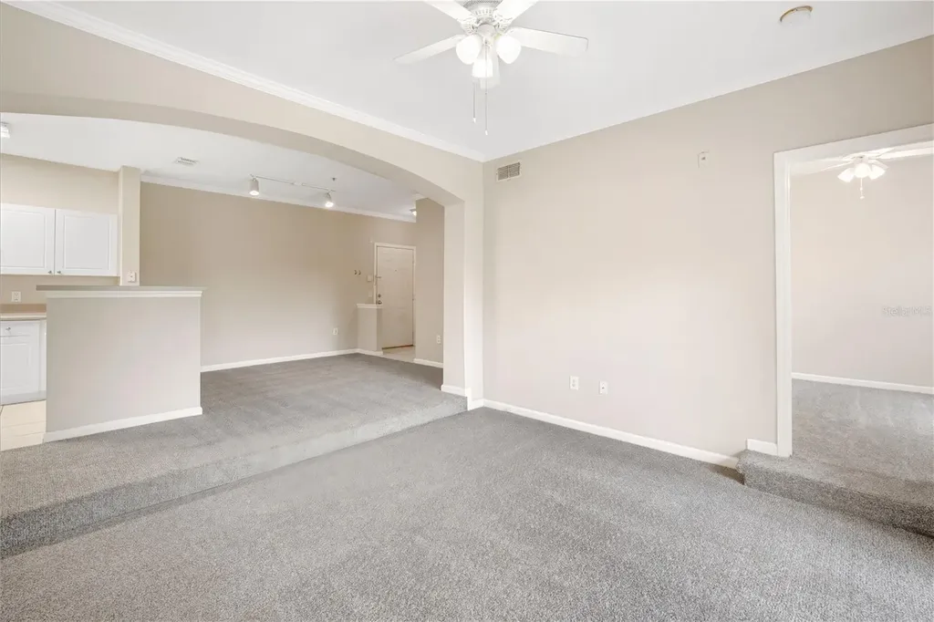 9301 Crescent Loop Circle Tampa FL 33619
