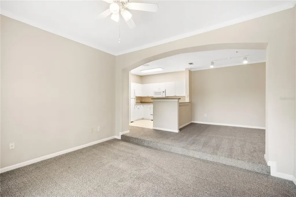 9301 Crescent Loop Circle Tampa FL 33619
