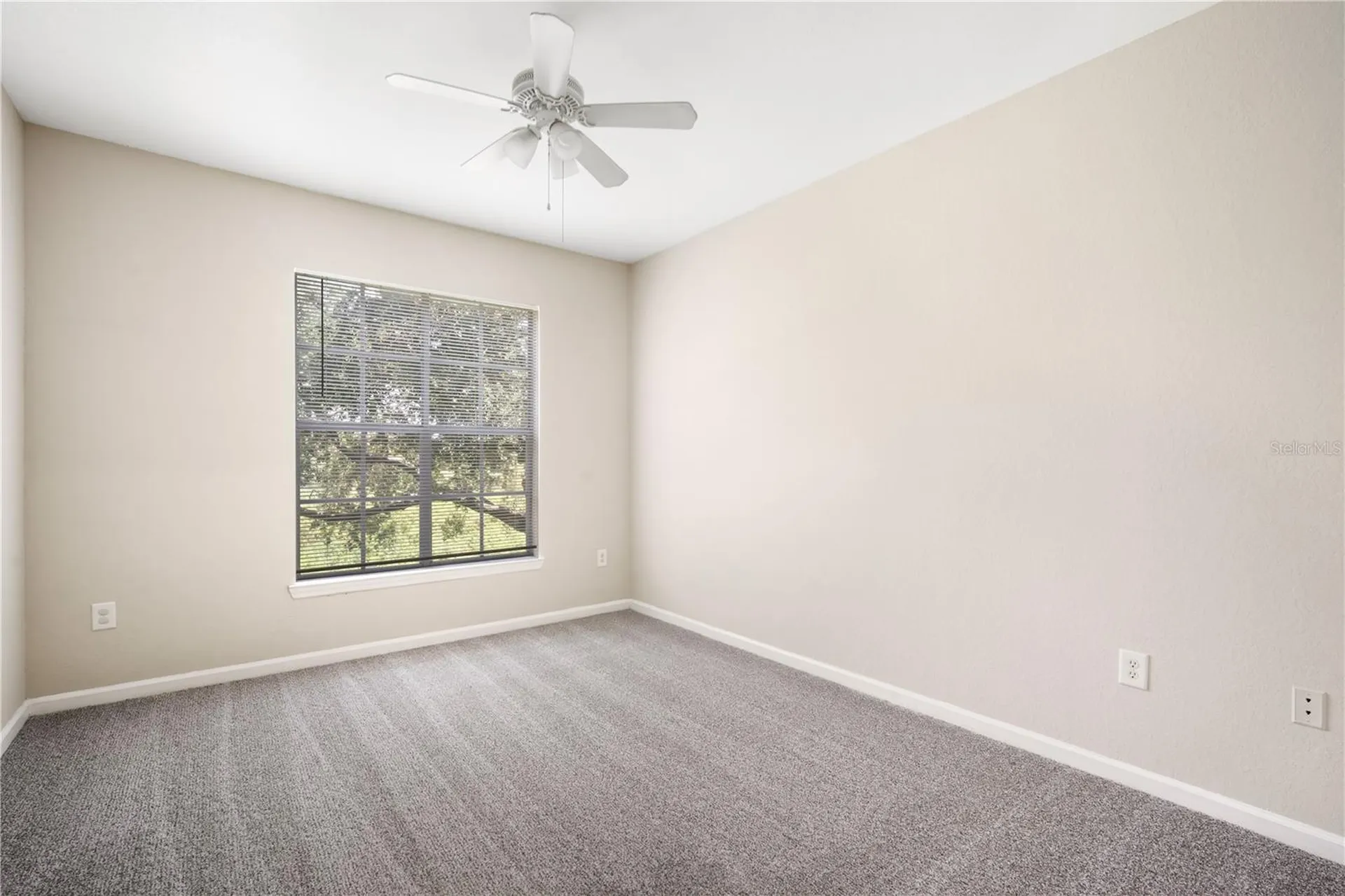 9301 Crescent Loop Circle Tampa FL 33619