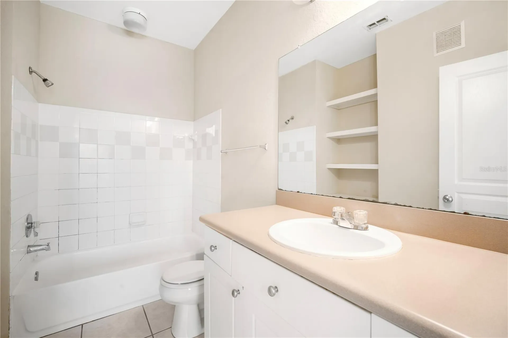 9301 Crescent Loop Circle Tampa FL 33619