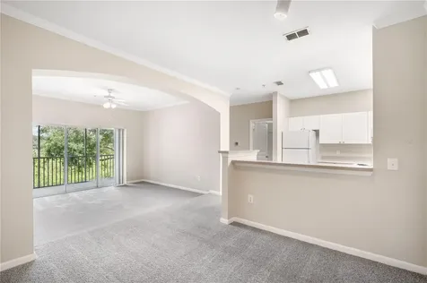 9301 Crescent Loop Circle Tampa FL 33619
