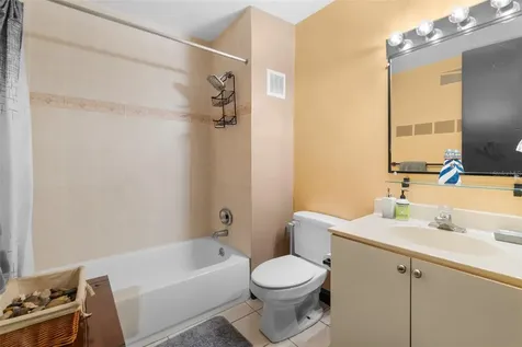 330 Residences At Escorial Carolina PR 00987