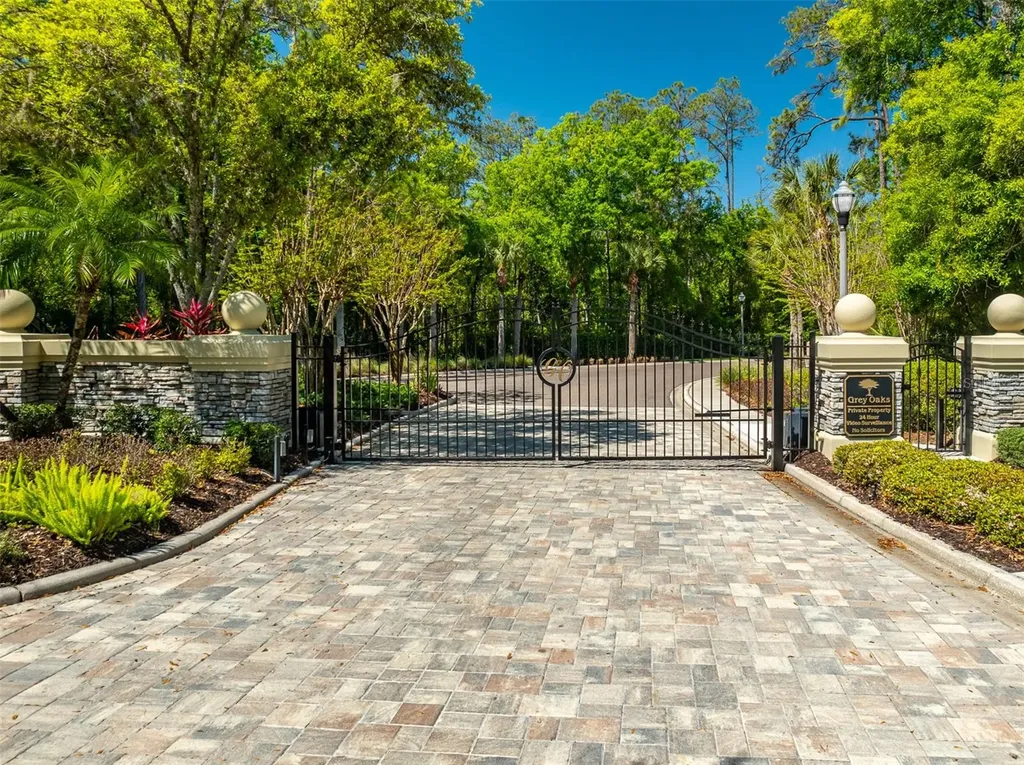 2867 Deer Run Tarpon Springs FL 34688