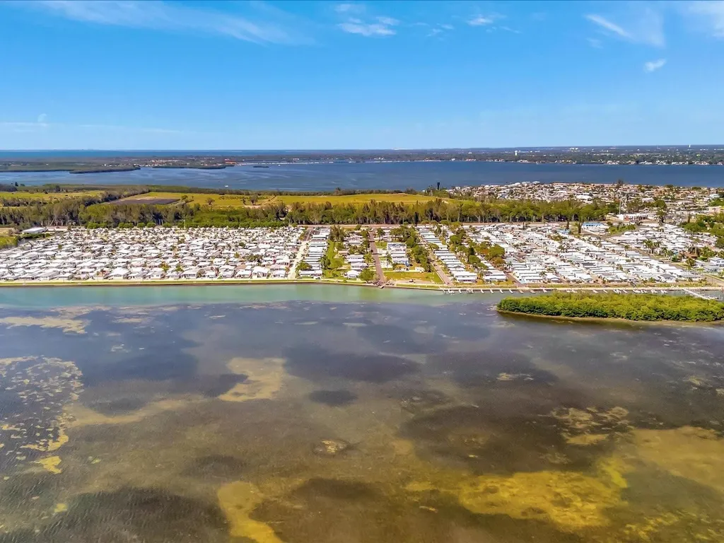 4511 106th Street W Bradenton FL 34210
