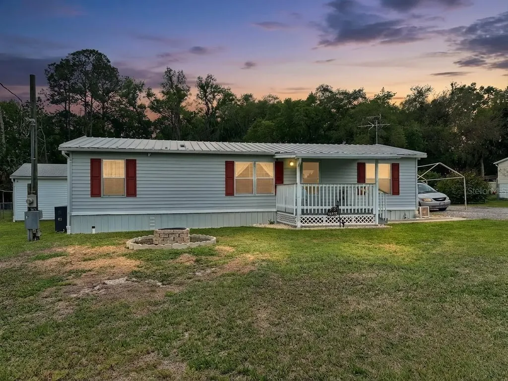 18400 SE 90th Lane Ocklawaha FL 32179