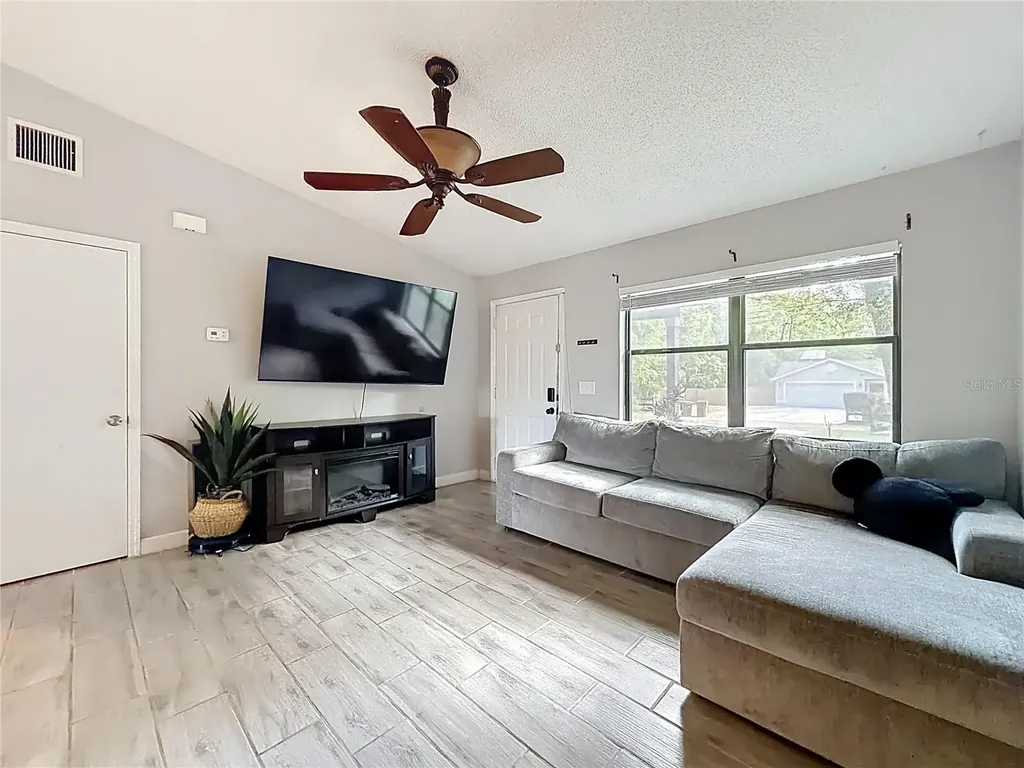 31427 Ghent Avenue Mount Plymouth FL 32776