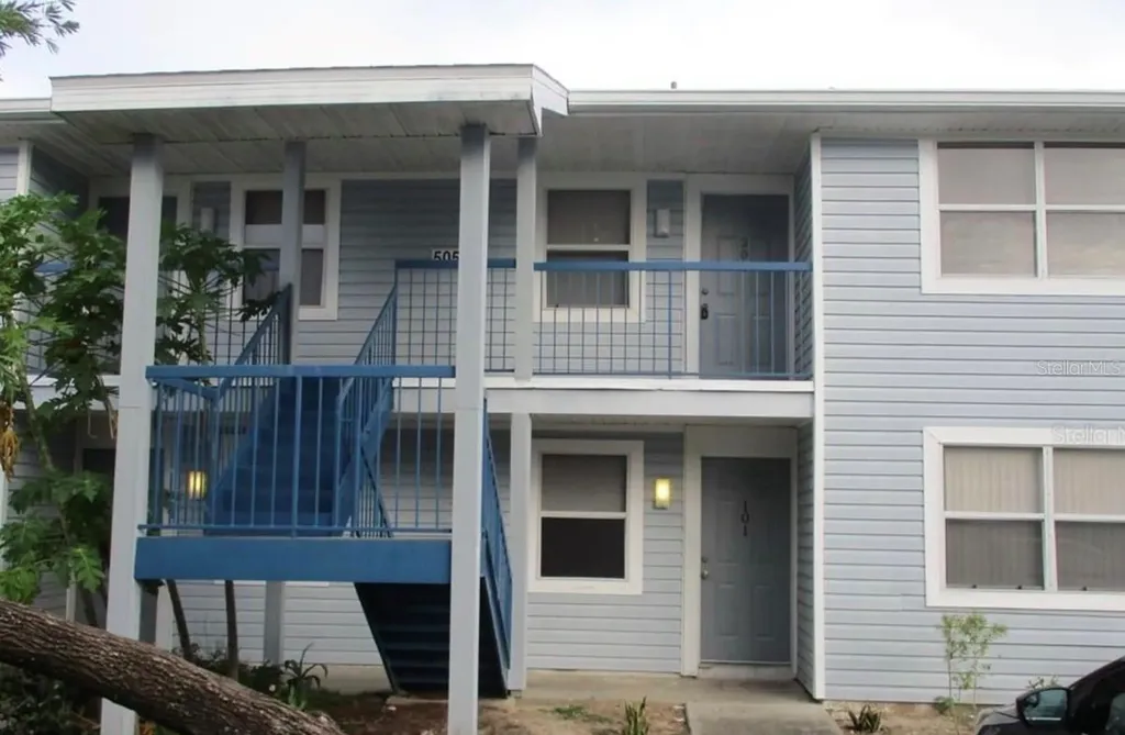 5052 Terrace Club Lane Tampa FL 33617