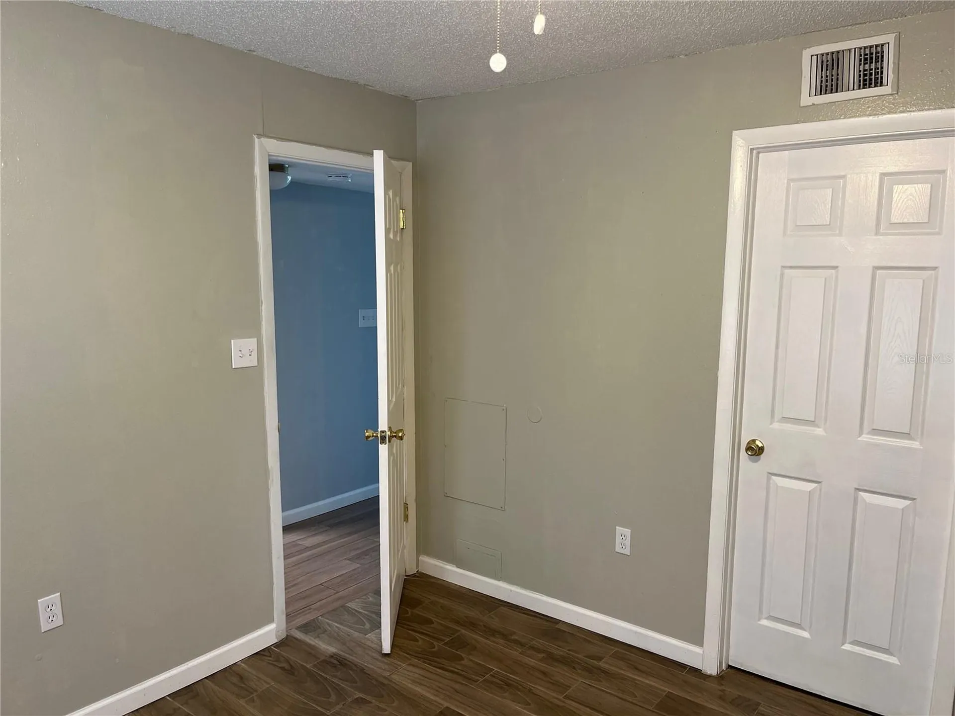 5052 Terrace Club Lane Tampa FL 33617