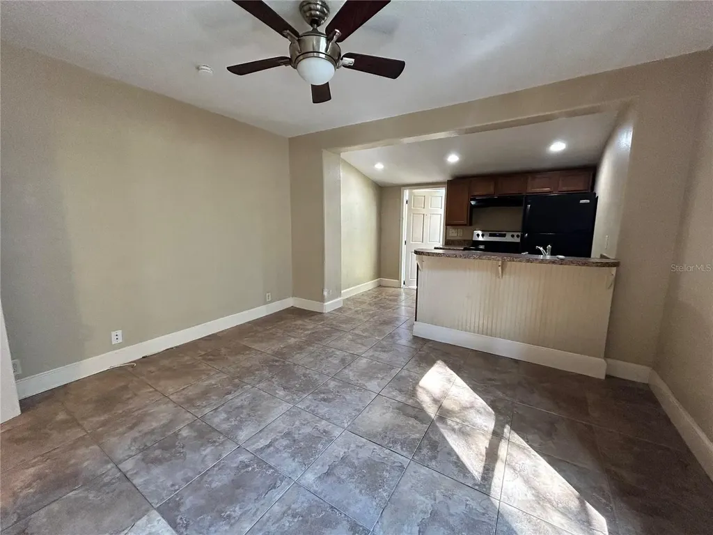 727 Dartmoor Street N St Petersburg FL 33701