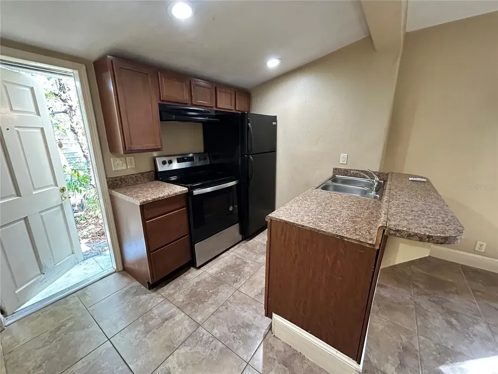 727 Dartmoor Street N St Petersburg FL 33701