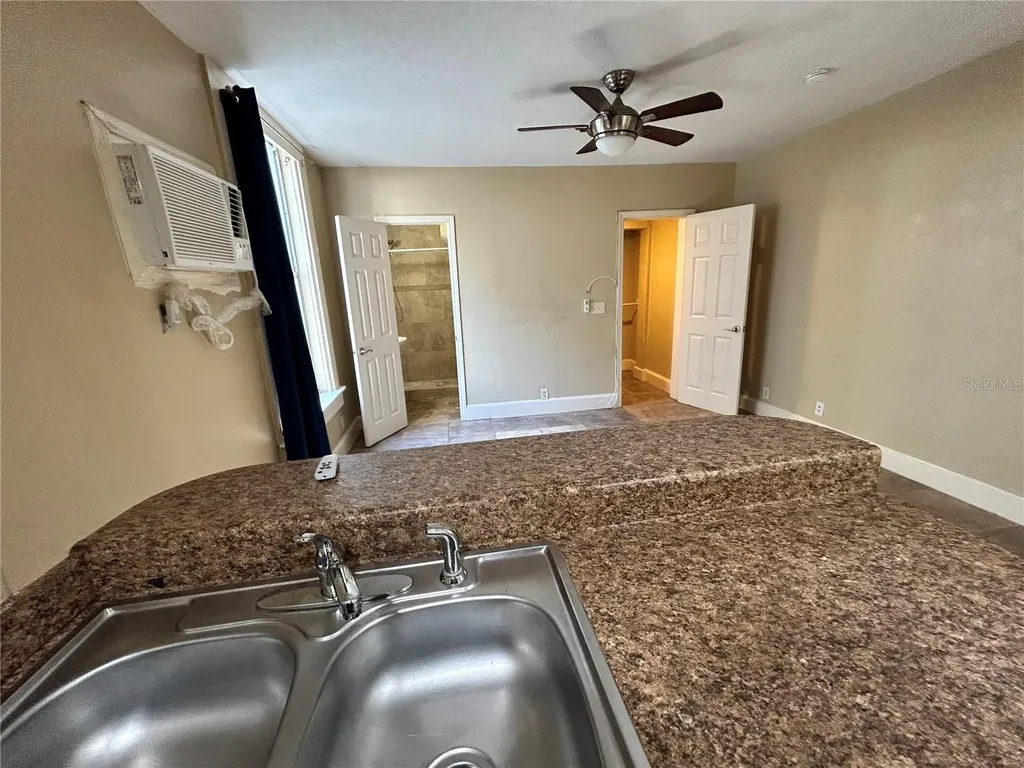 727 Dartmoor Street N St Petersburg FL 33701